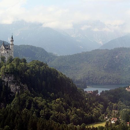 Gaestehaus U Ferienwohnungen Veronika Incl Fruehstuecksbuffet Und Koenigscard Mit 200 Kostenlosen Attraktionen Unterammergau Exteriör bild